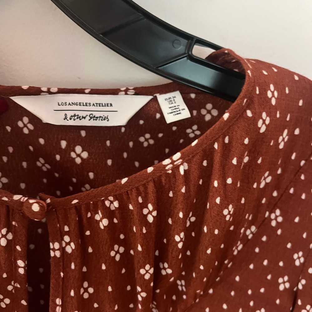 Elegant Rust Floral Dress - Picture 3 of 4